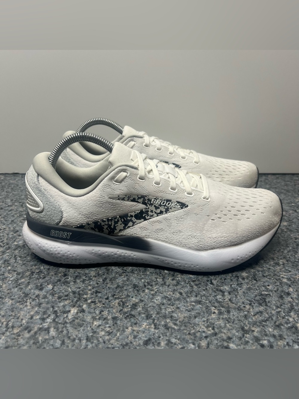 Brooks Ghost 16 White Camo Running Shoes Sneakers 1204071B147 | Women’s Size 9.5